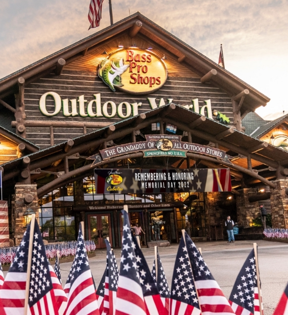 A WORLD-CLASS RETAIL EXPERIENCE